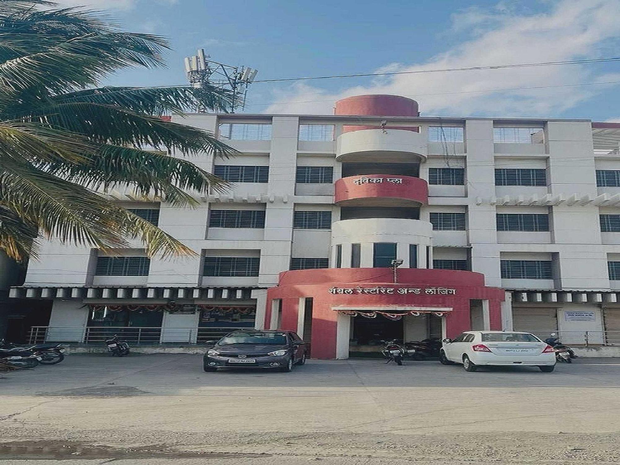 Hotel Royal Lodging Phursungi Exterior photo